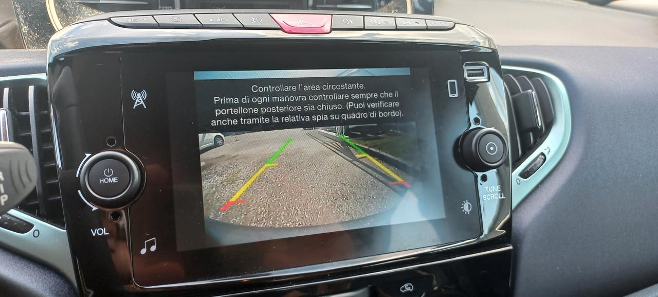 Lancia Ypsilon 1.0 FireFly 5 porte S&S Hybrid Gold