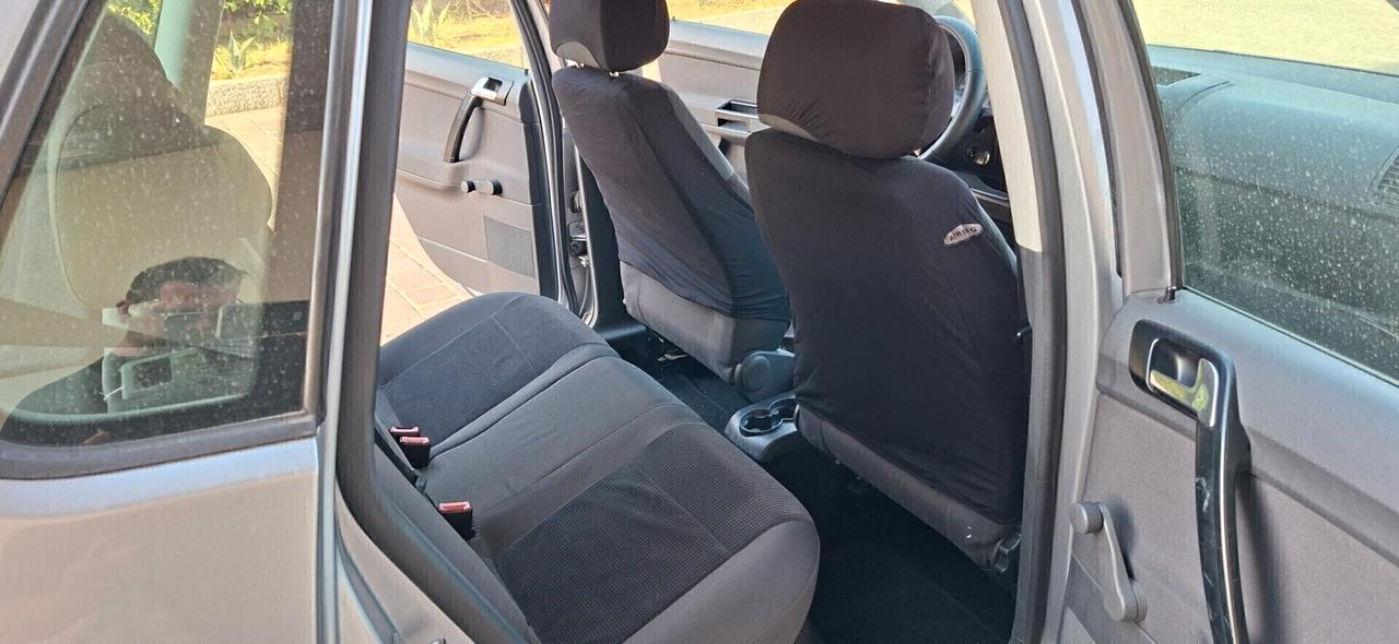Volkswagen Polo 1.2/70CV 12V 5p. United x Neopatentati