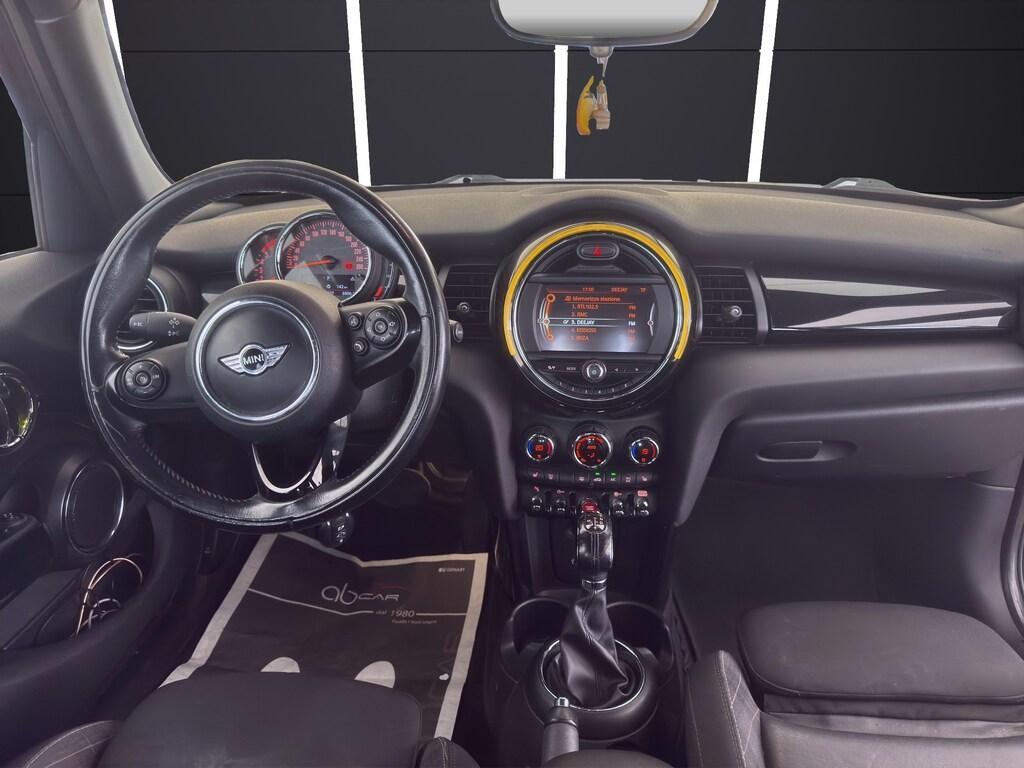 Mini Cooper D 1.5 D Cooper D Boost Auto