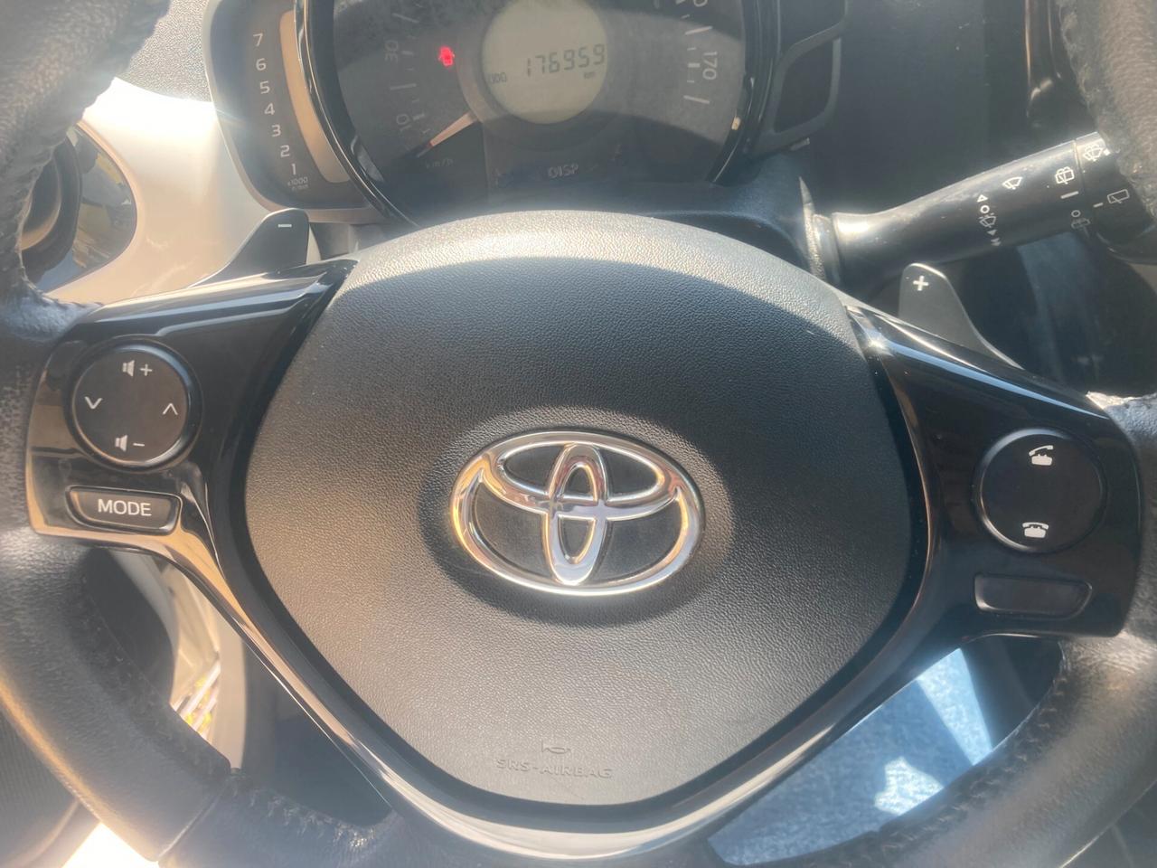 Toyota Aygo 1.0 VVT-i 69 CV automatica tetto apribile