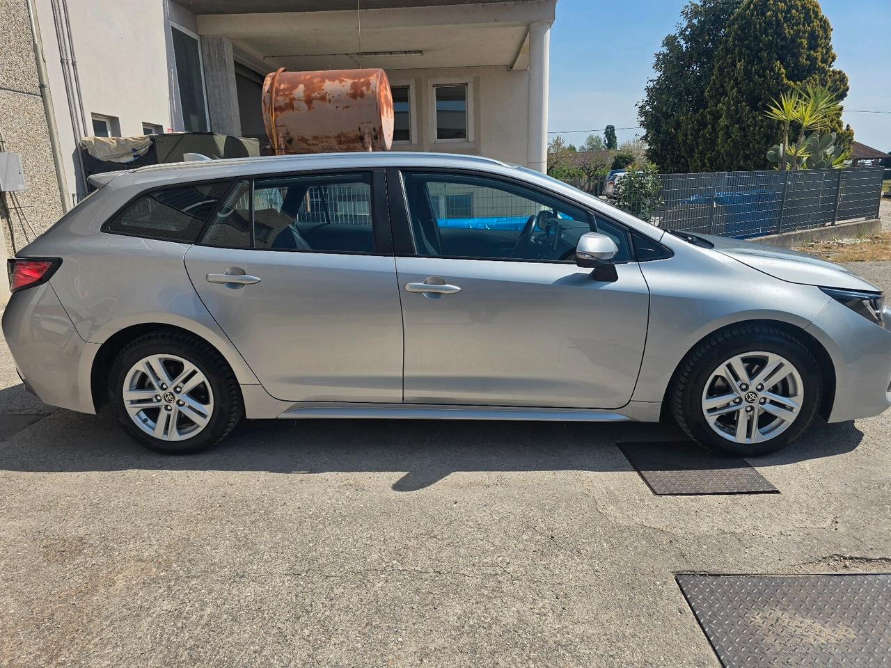 Toyota Corolla Touring Sports 1.8 Hybrid Business Tech