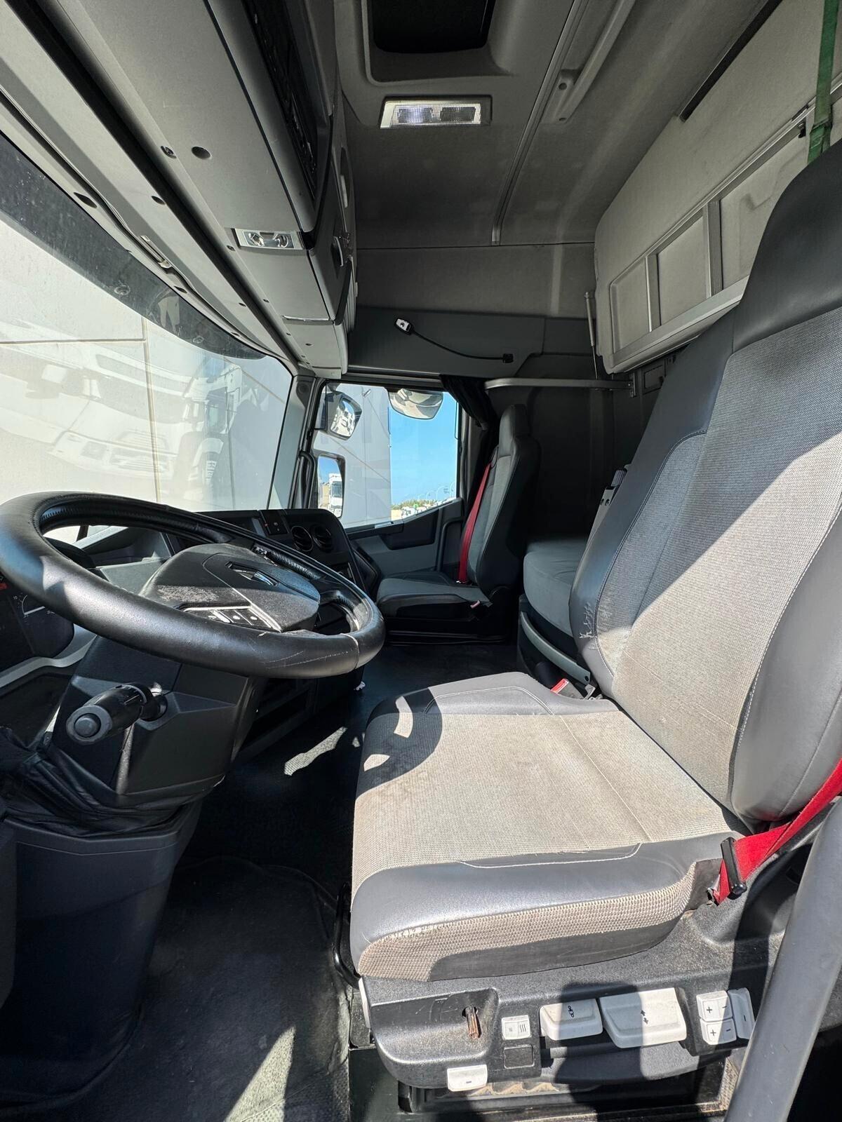 Renault Trucks T 460 Intarder