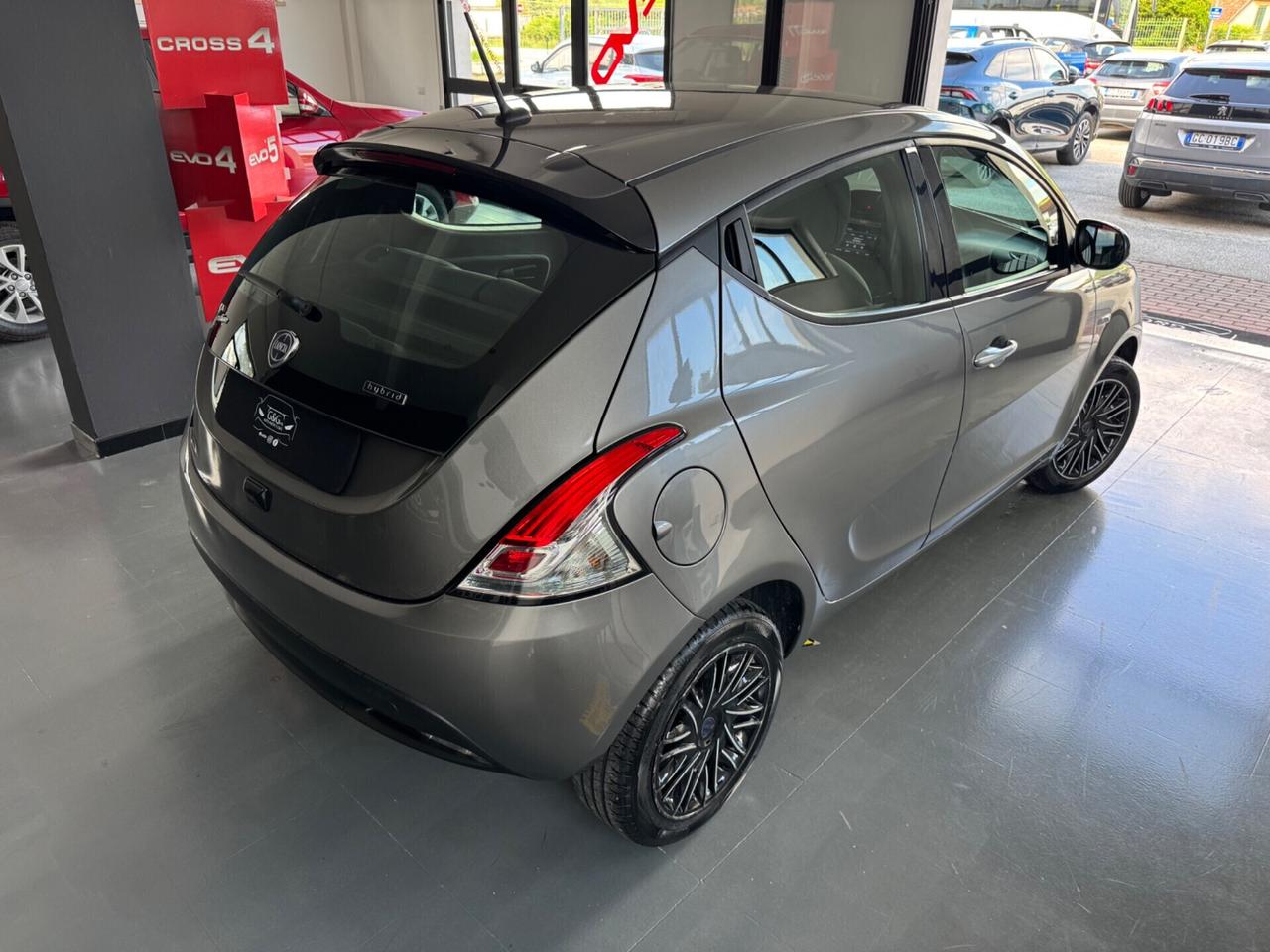 Lancia Ypsilon 1.0 FireFly Hybrid Gold - 2023