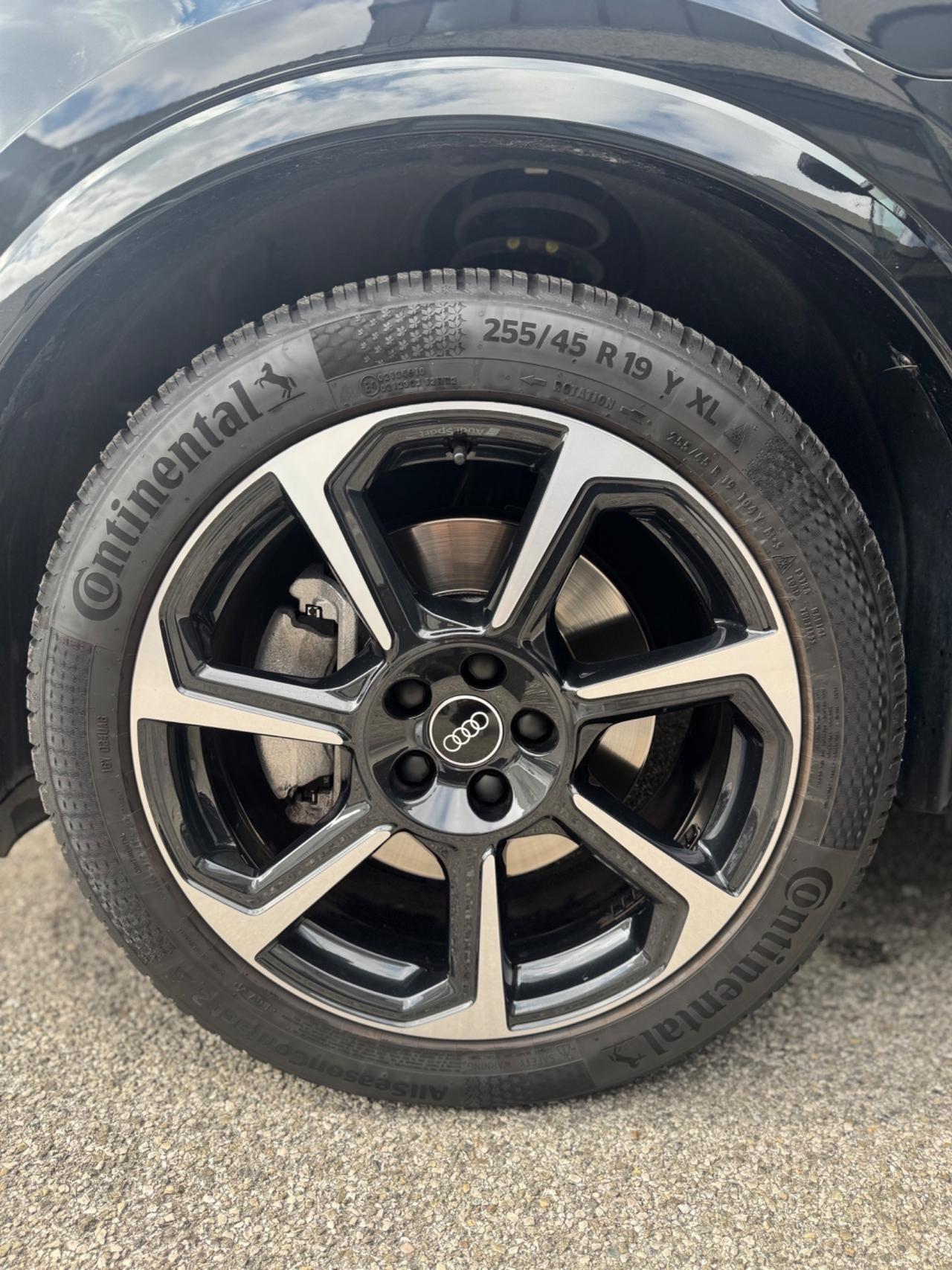 AUDI Q3 SPORTBACK 45 TFSI S TRONIC TOTAL BLACK
