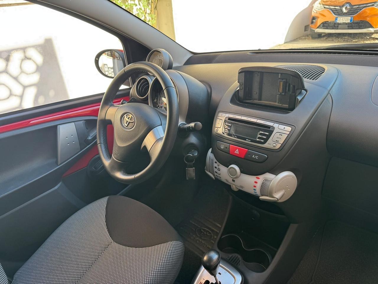 TOYOTA Aygo 1.0 12V VVT-i 5 porte Sol Connect MMT