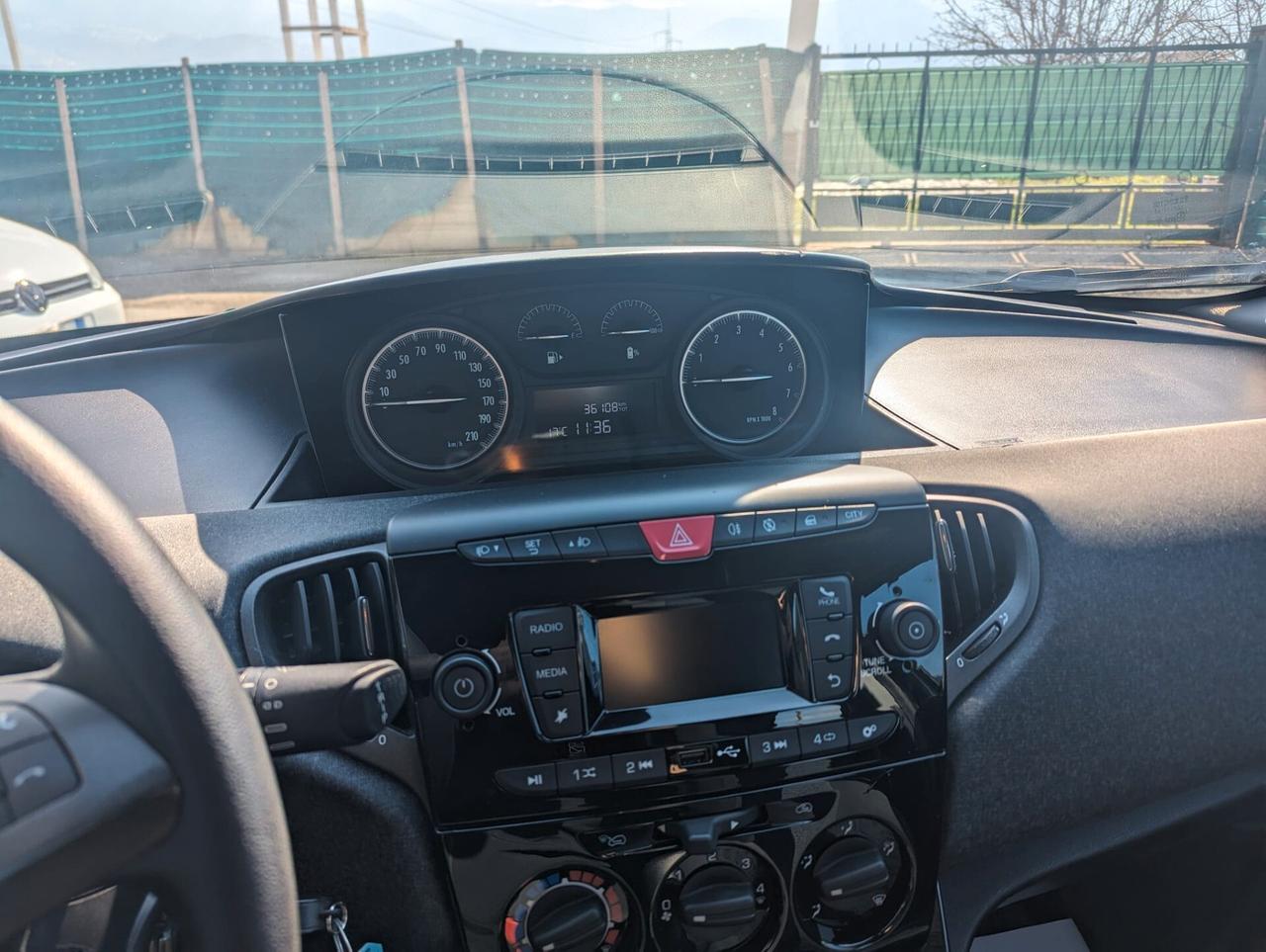 Lancia Ypsilon 1.0 FireFly 5 porte S&S Hybrid Ecochic Gold