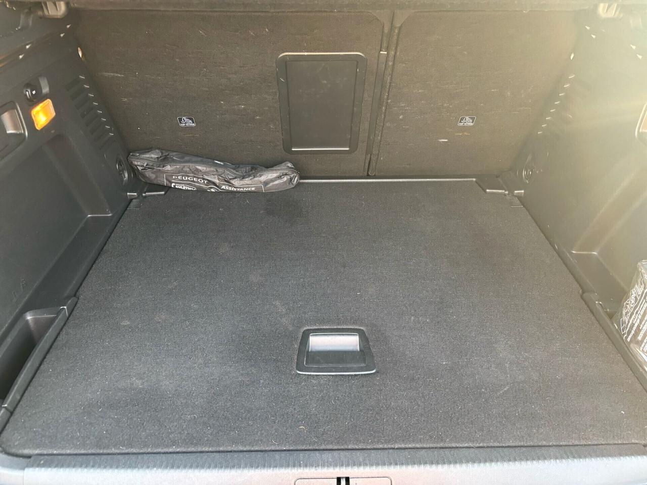 Peugeot 3008 ALLURE 1.5 BlueHDi 130 - 2019