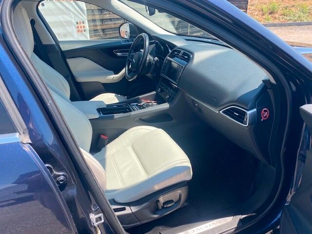 Jaguar F-Pace 2.0 D 180 CV Prestige