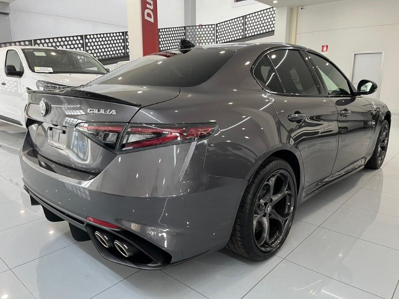 ALFA ROMEO Giulia 2.9 V6 Bi-Turbo AT8 Quadrifoglio