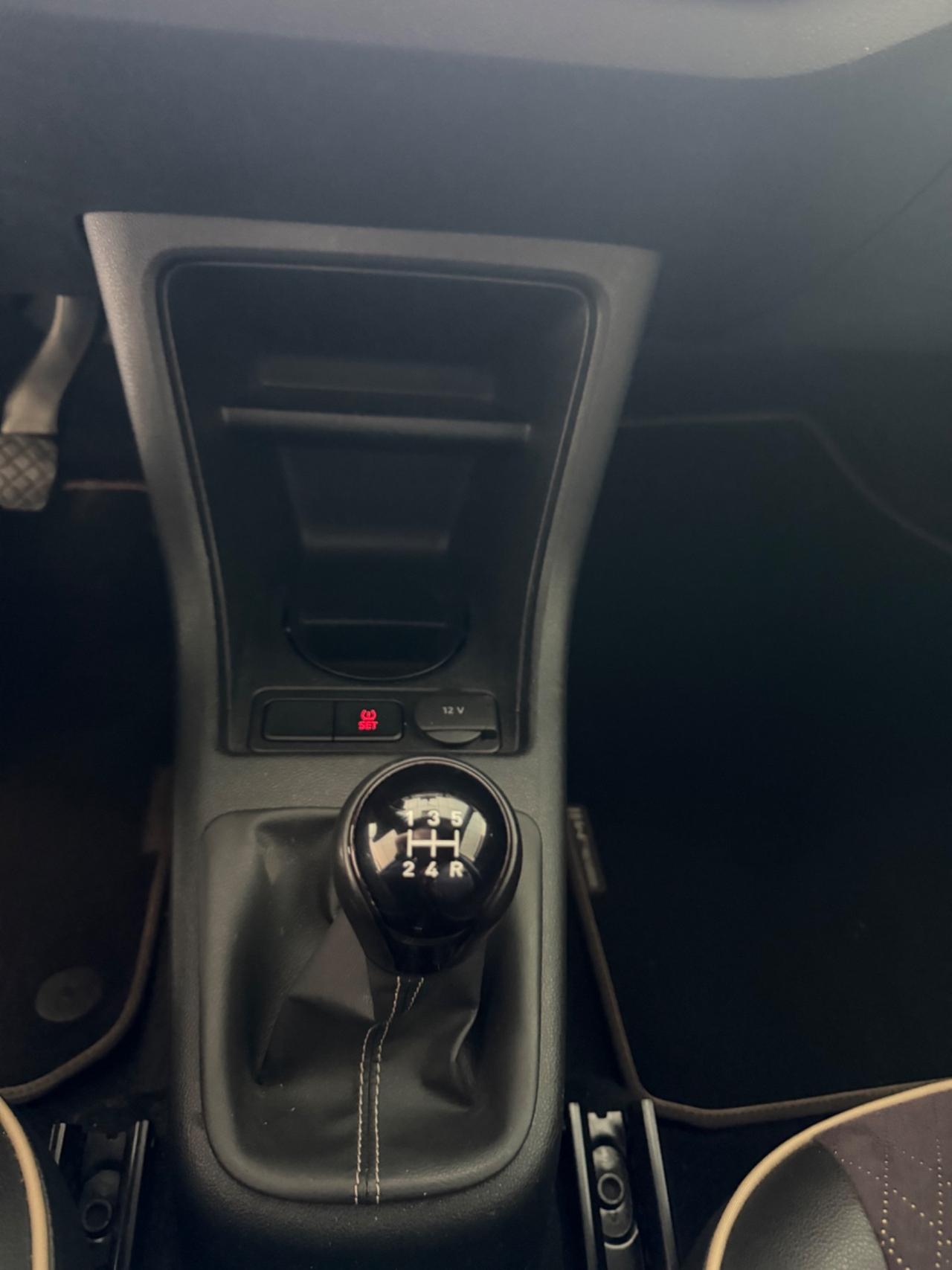 Seat Mii 1.0 5 porte by Cosmopolitan - Nessun vincolo -