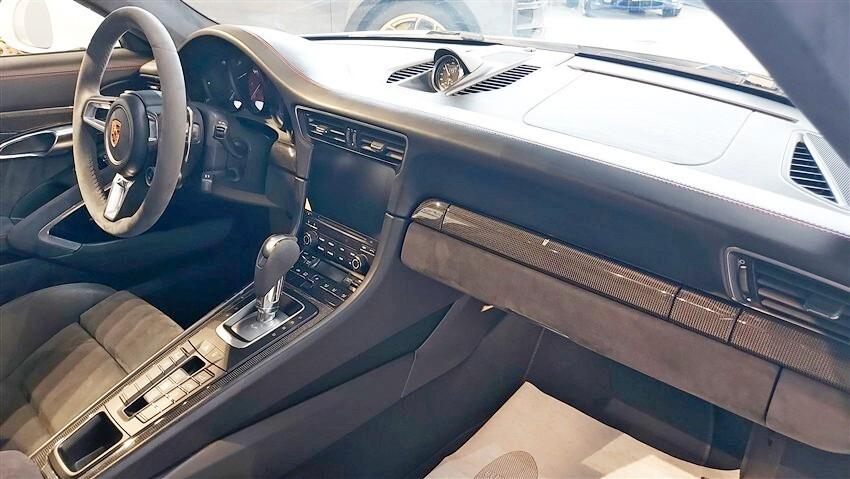 Porsche 911 991 3.0 Carrera Coupé GTS
