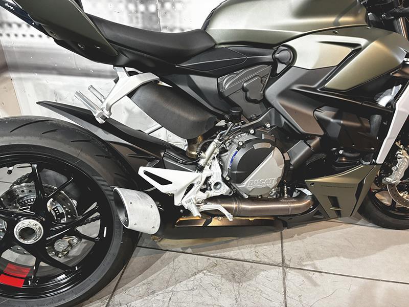 Ducati Streetfighter V2