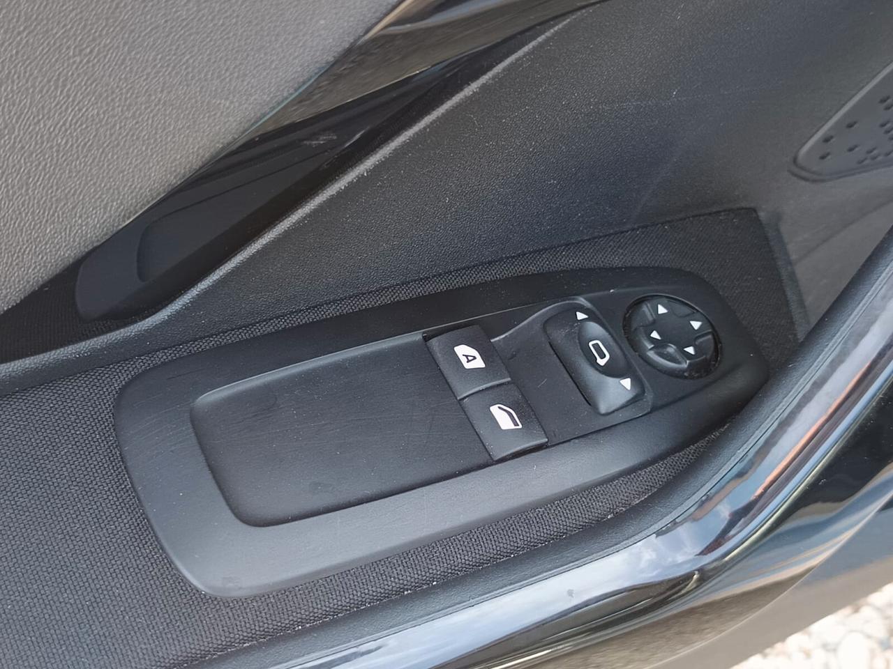 Peugeot 208 2019 - 1.5BlueHDi OK NEOP. LB AUTOMOBILI