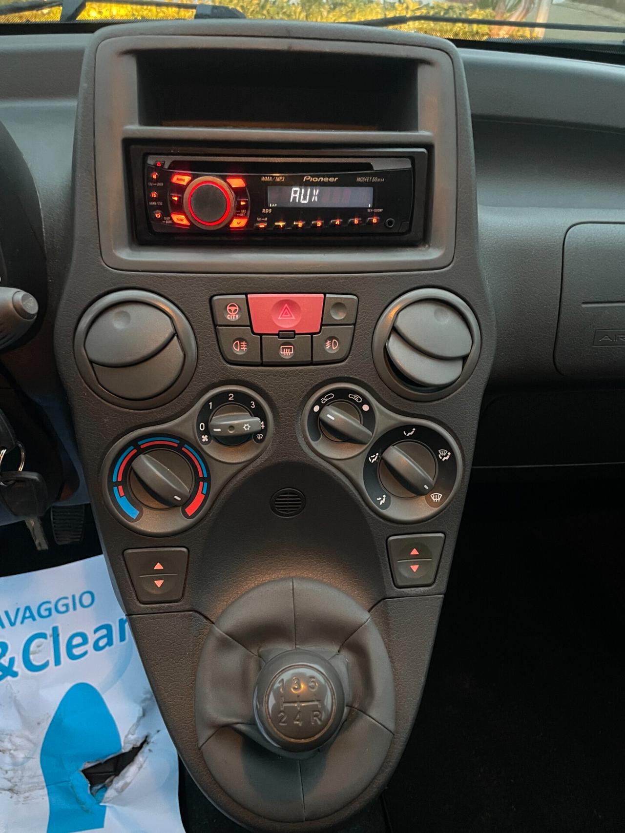 Fiat Panda 1.2 Emotion DISTRIBUZ + TAGLIANDO NEOPATENTATI