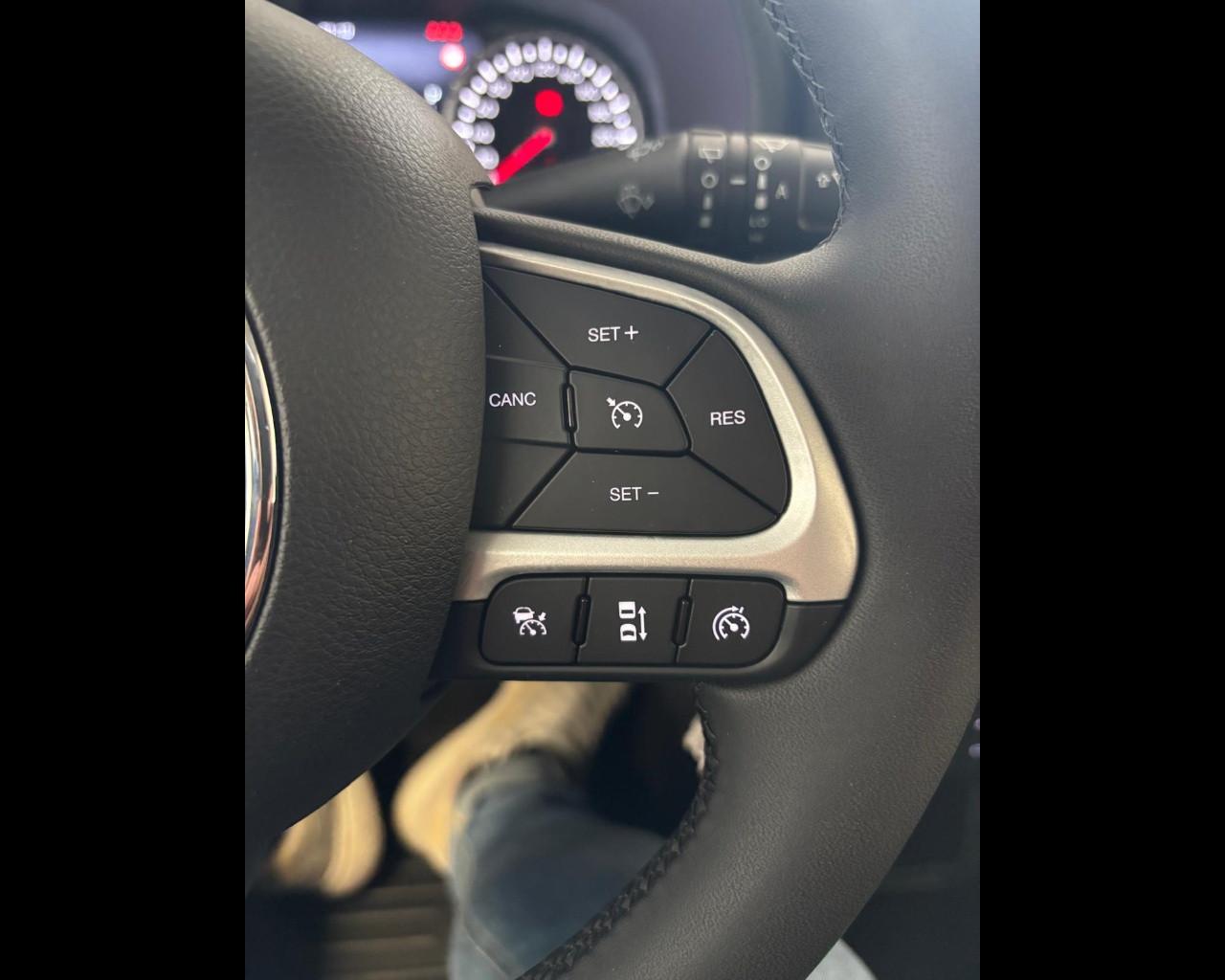 JEEP Renegade 2024 - Renegade 1.5 turbo t4 mhev Altitude 2wd dct