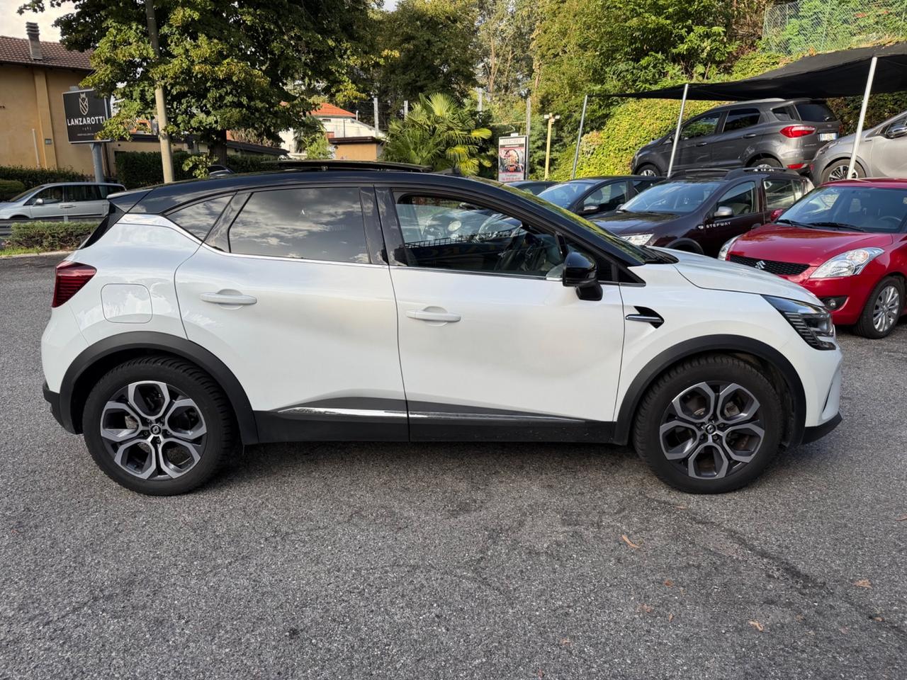 Renault Captur Full Hybrid E-Tech 145 CV Techno bianco perla