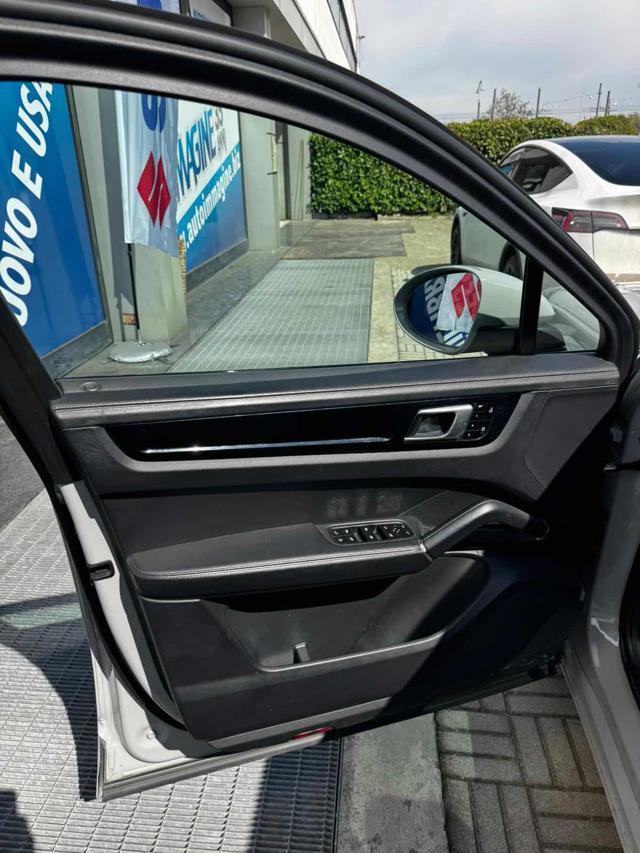 PORSCHE Cayenne Coupé 3.0 V6 E-Hybrid 462CV