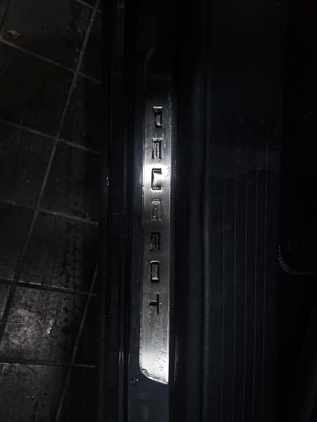 Nuova PEUGEOT 3008 GT - Hybrid 145CV E-DCS6 Grigio Titanio