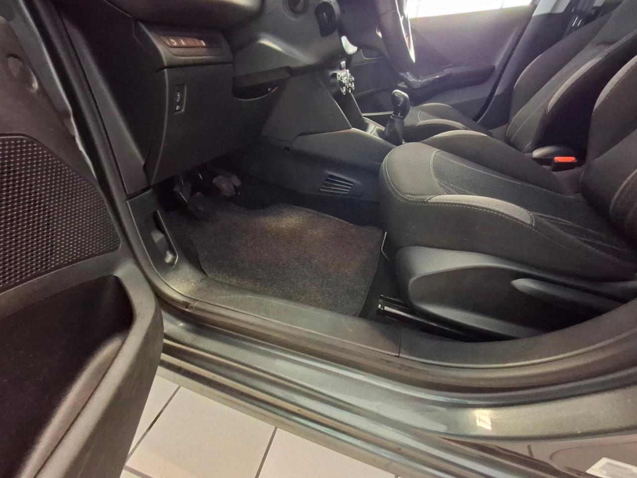 Peugeot 208 PureTech 82 5 porte Allure