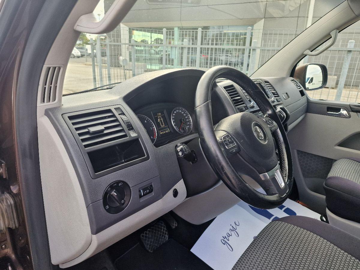 VOLKSWAGEN - Caravelle T5 4MOTION 8 POSTI