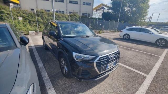 Audi Q3 35 TDI S tronic Business