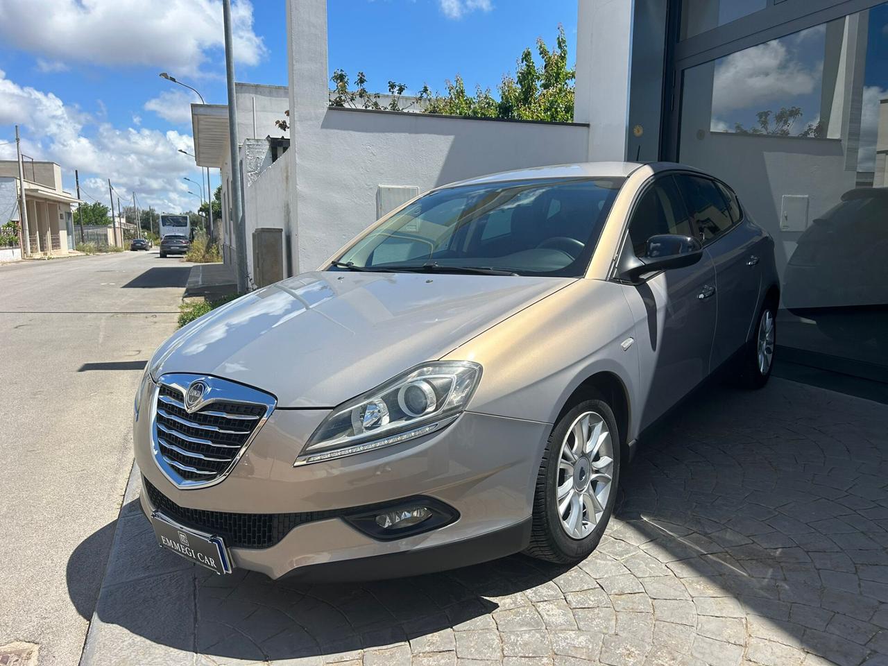 Lancia Delta 1.6 MJ 120Cv AUTOM. Km99.000-2012