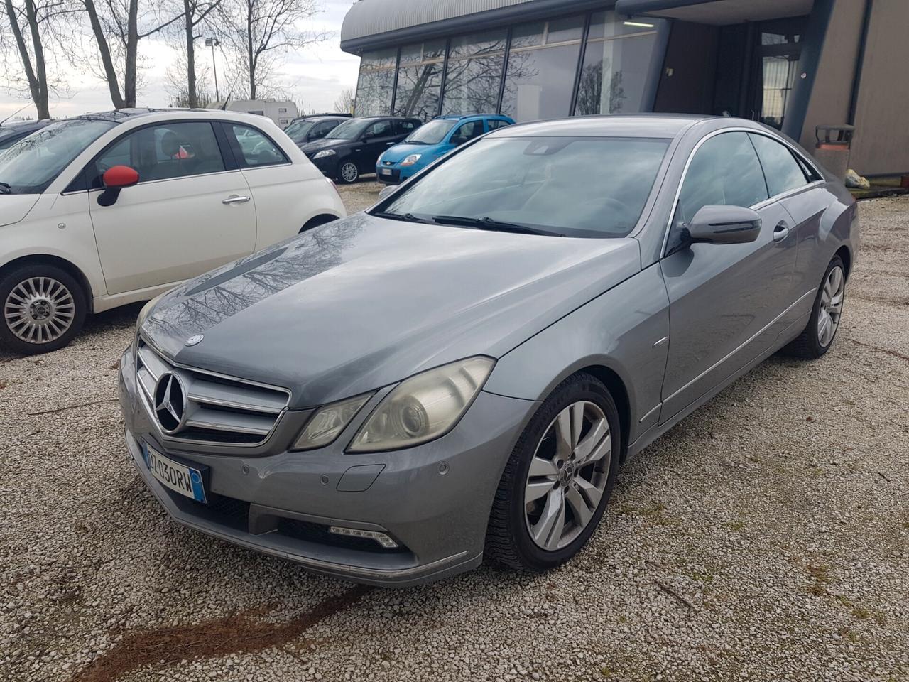Mercedes-benz E 250 E 250 CDI Coupé BlueEFFICIENCY Avantgarde