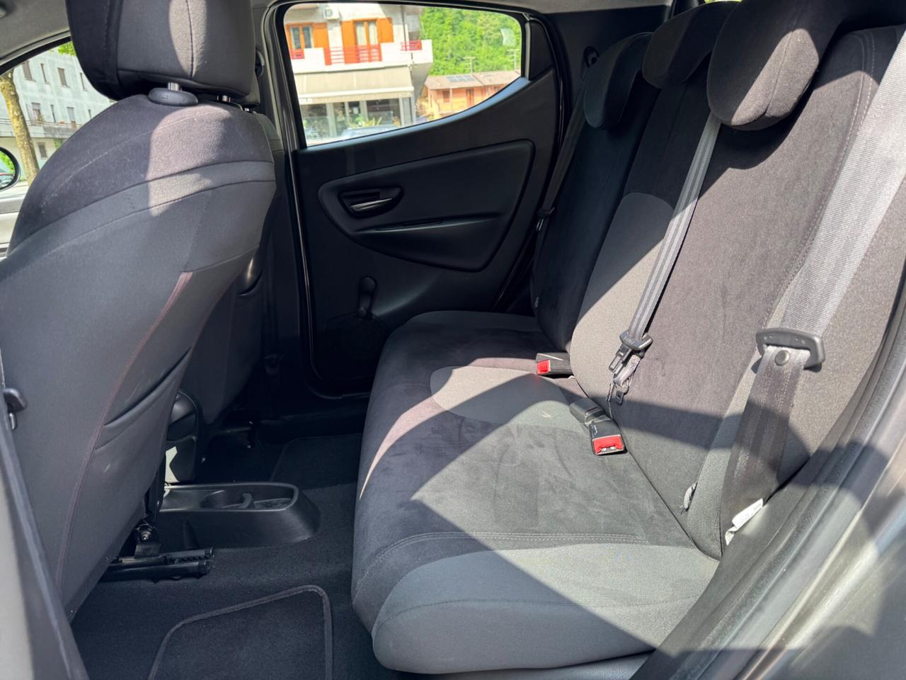 Lancia Ypsilon 1.2 69 CV 5 porte S&S Platinum