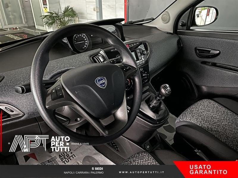 Lancia Ypsilon Ypsilon 1.0 firefly hybrid Silver s&s 70cv