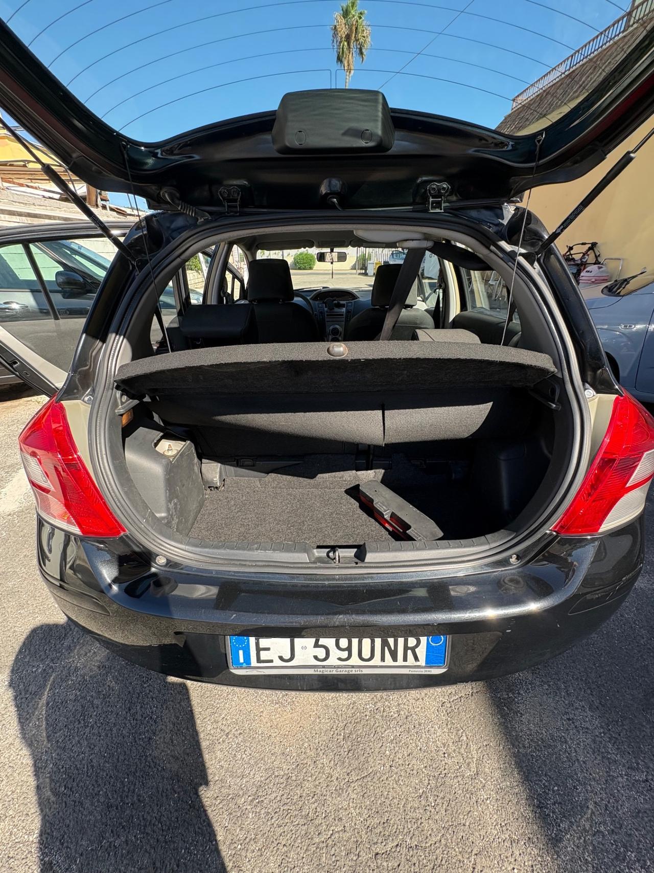 Toyota Yaris 1.0 5 porte Now