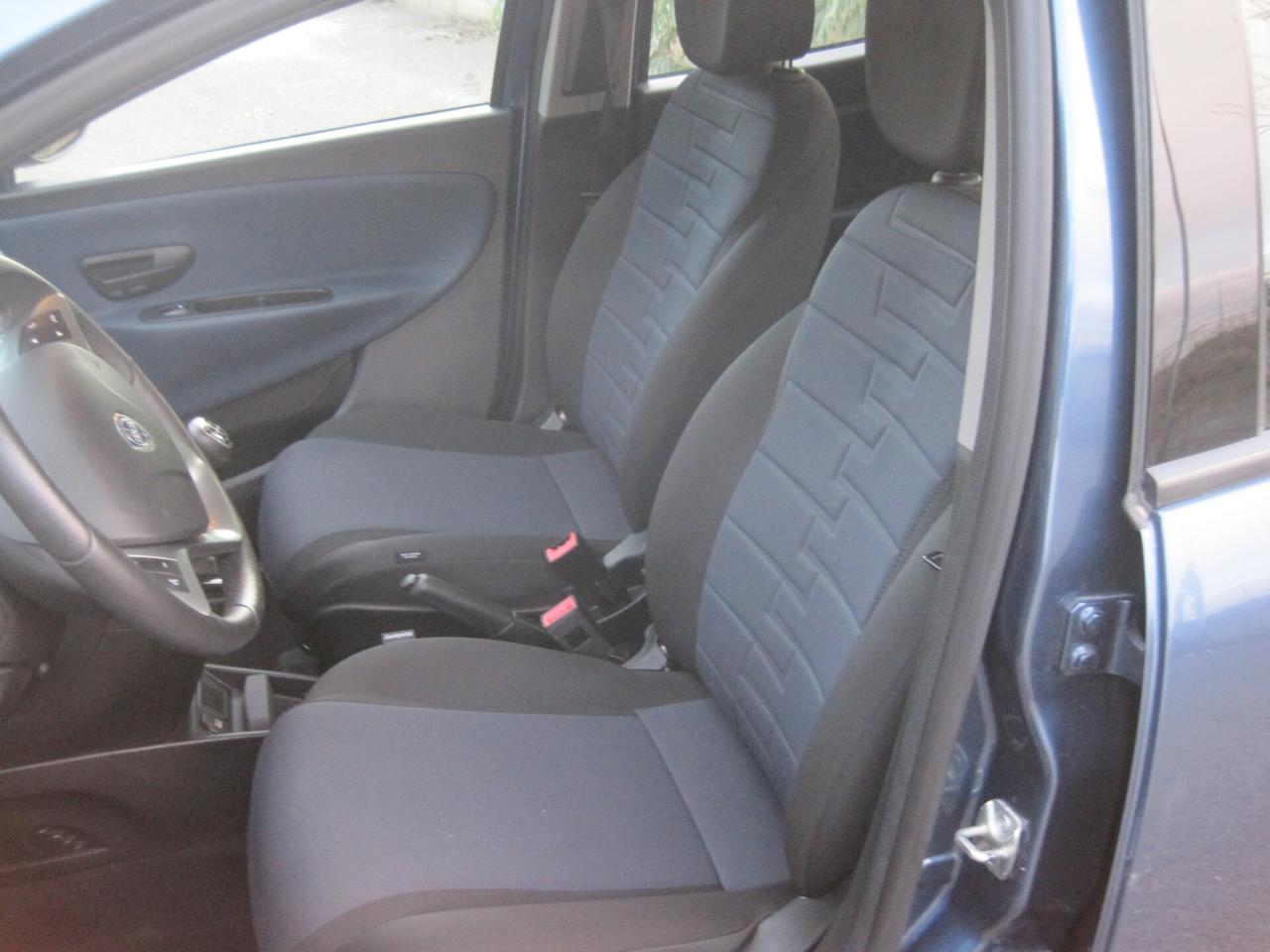 Lancia Ypsilon 1.0 FireFly 5 porte S&S Hybrid Platino