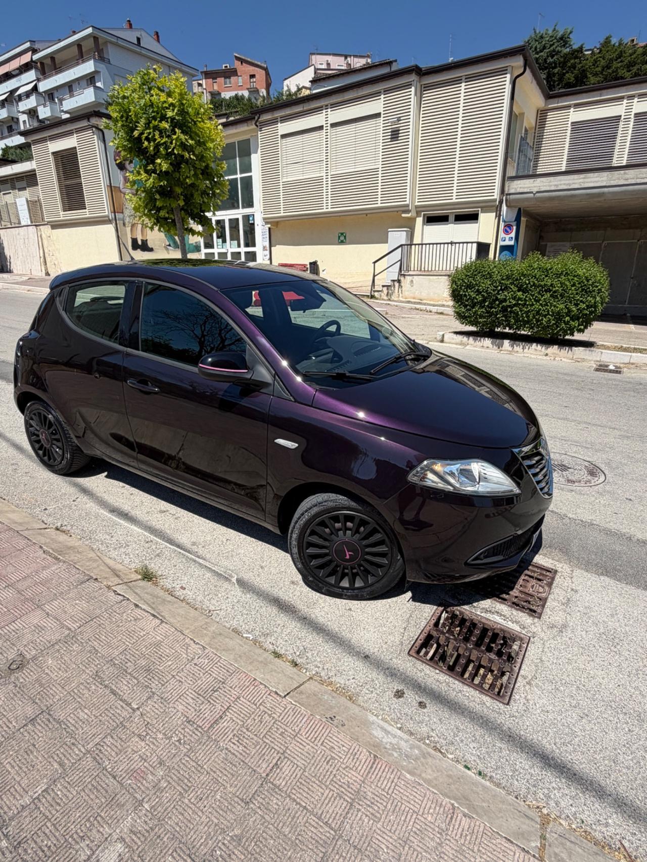 Lancia Ypsilon 0.9 TwinAir 85 CV 5 porte S&S Elefantino