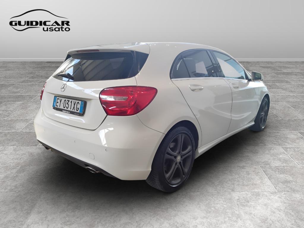 Mercedes-Benz Classe A - W176 - A 180 Sport E6