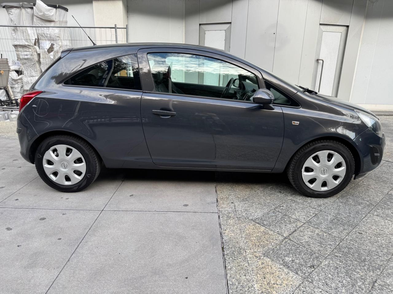 OPEL CORSA 1.2 NEOPATENTATI KM 59MILA