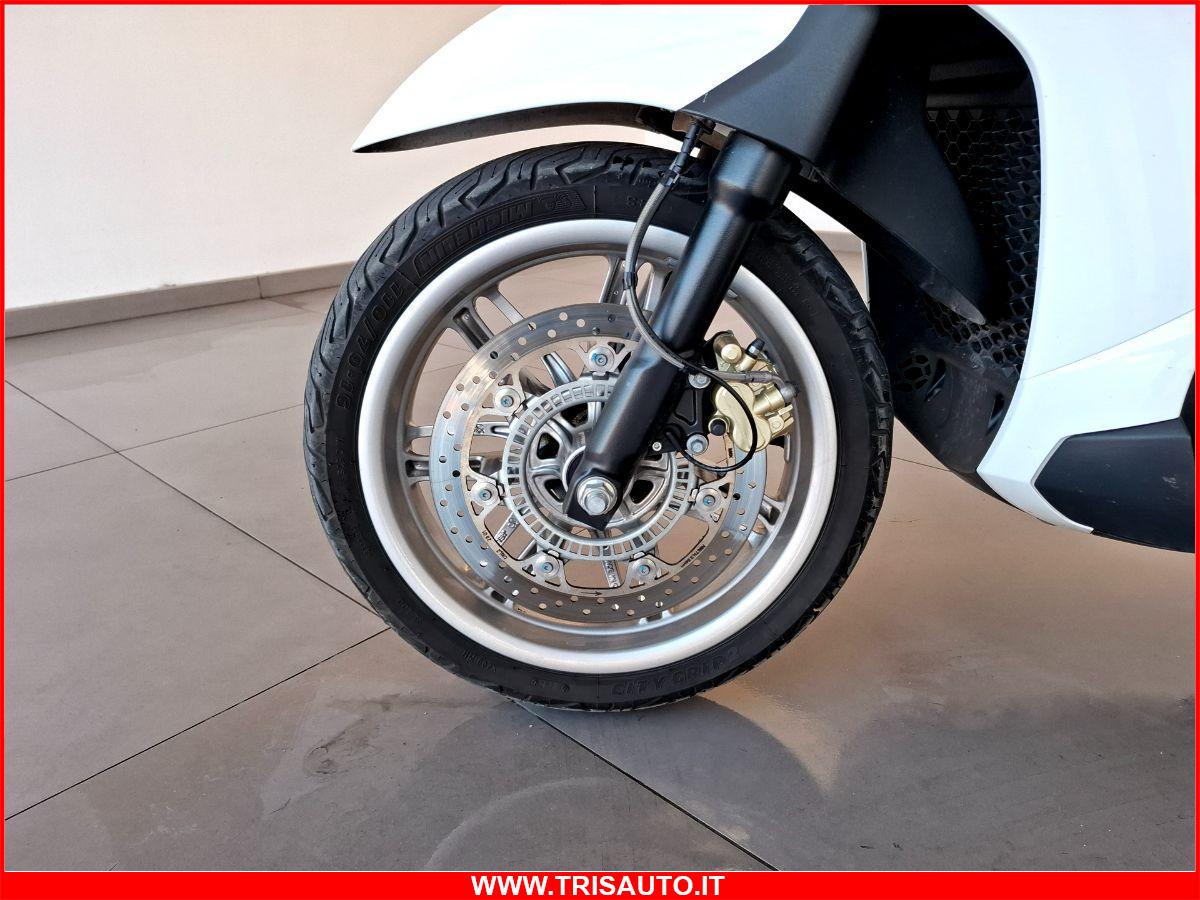 Piaggio Beverly 300 Hp-e