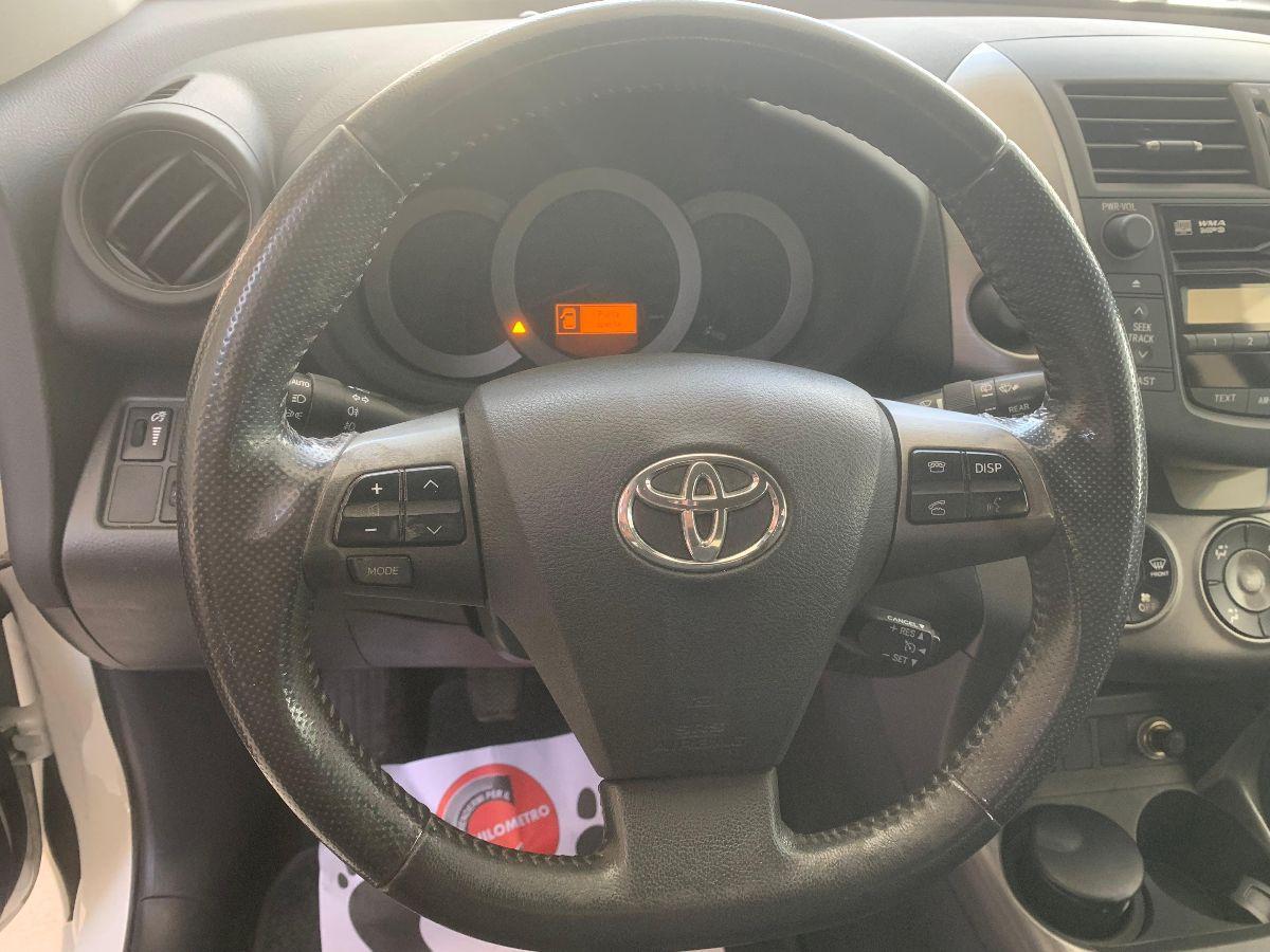 TOYOTA - RAV4