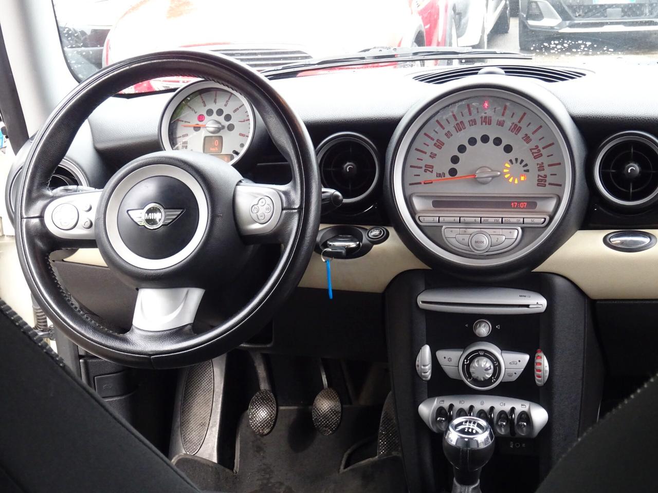 Mini 1.6 16V One 98cv