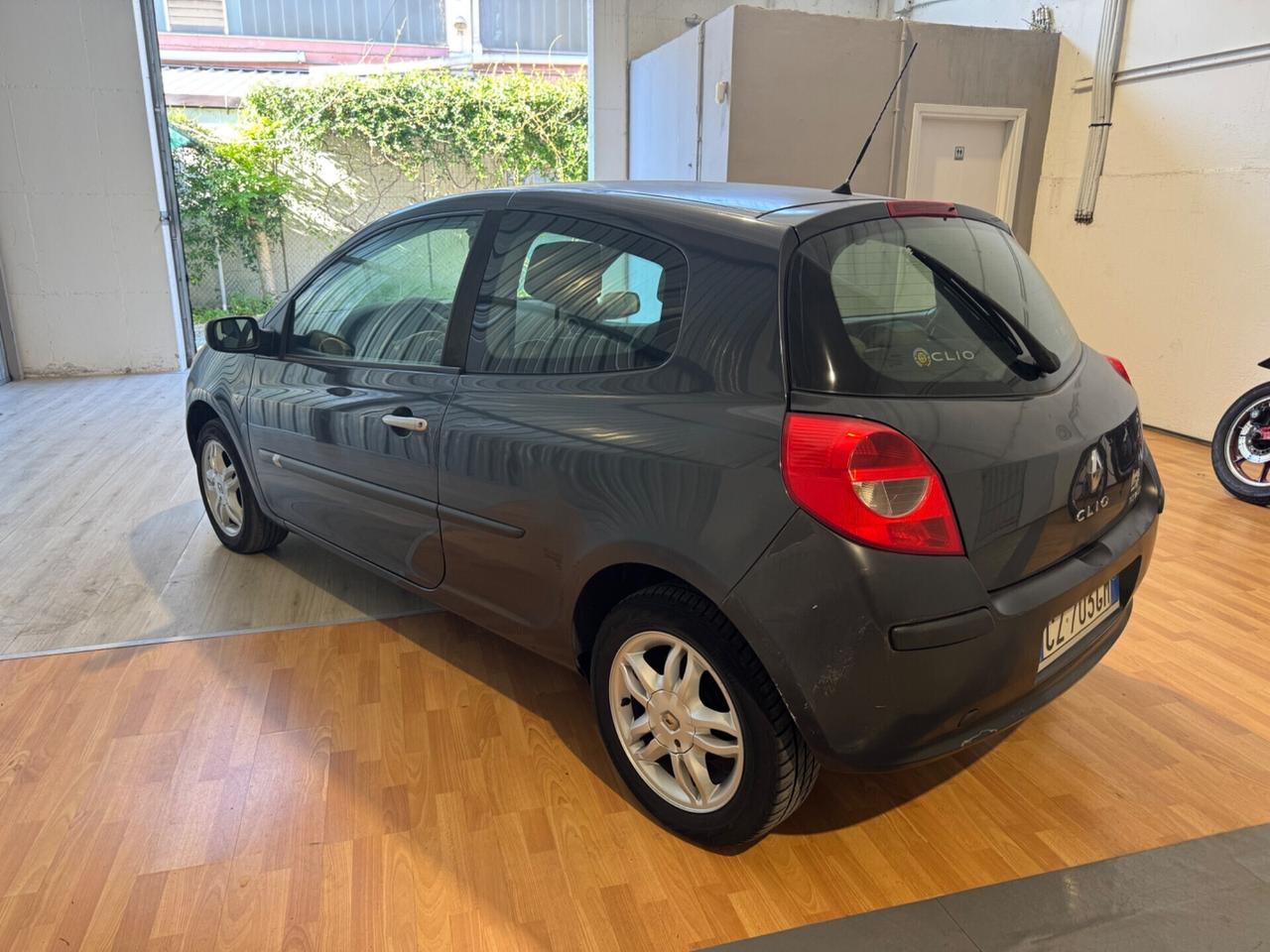 Renault Clio Luxe 1.2 benzina x Neopatentati