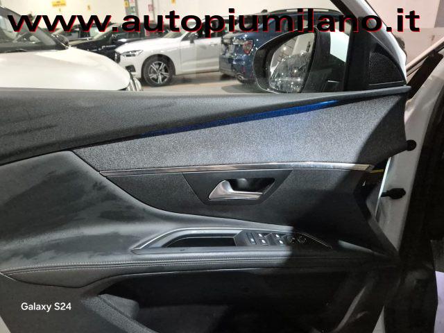 PEUGEOT 5008 BlueHDi 130 S&S EAT8 Allure