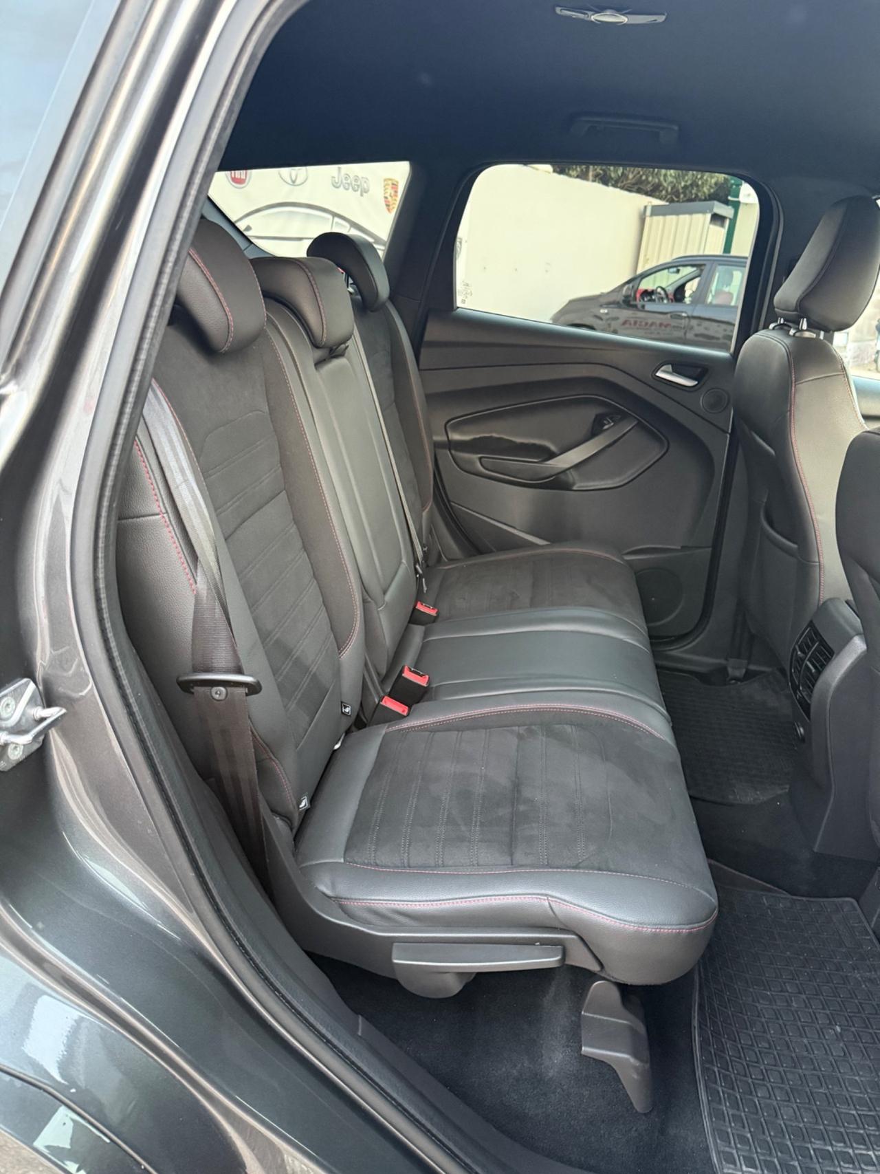 Ford Kuga 2.0 TDCI 150 CV S&S 4WD Powershift ST-Line