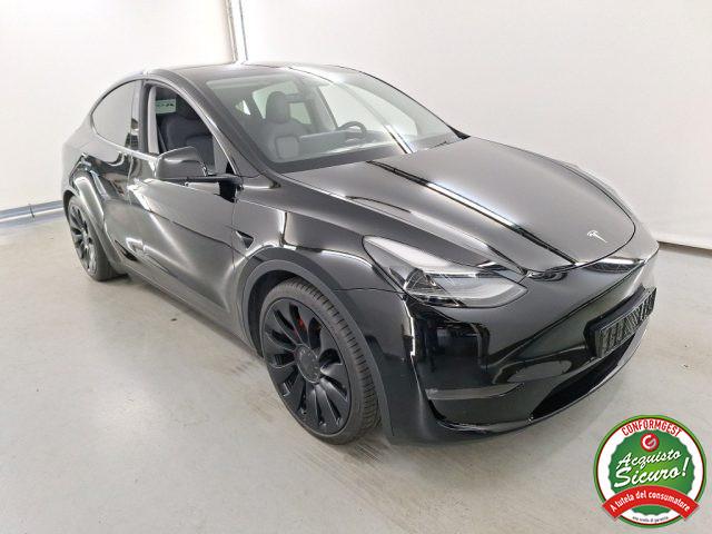 TESLA Model Y Performance AWD IN ARRRIVO