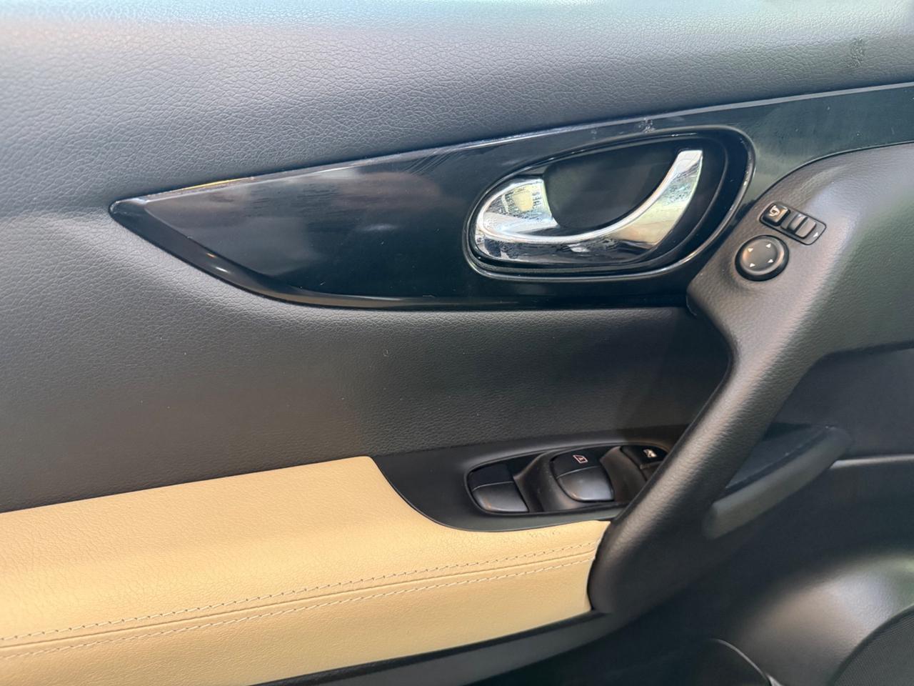 Nissan Qashqai 1.5 dci Tekna 110cv TETTO+CAMERE 360°