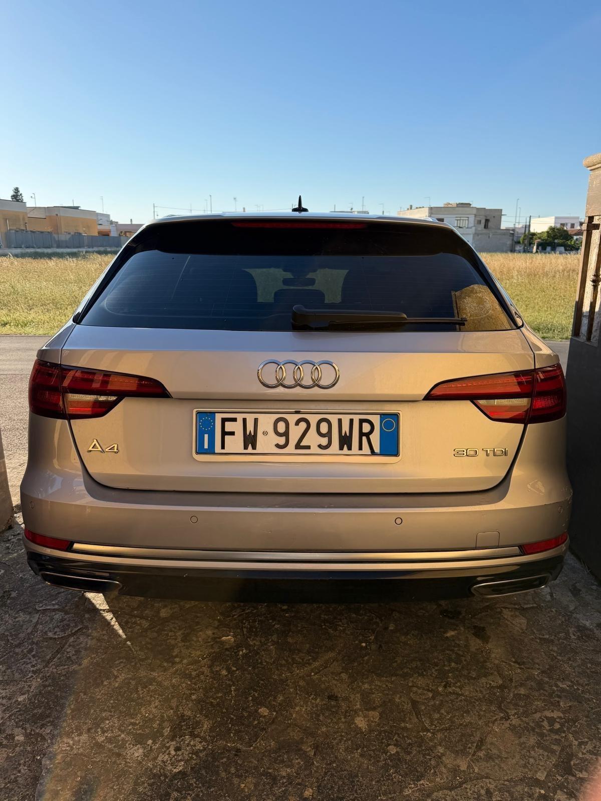 Audi A4 Avant 30 TDI S tronic line edition