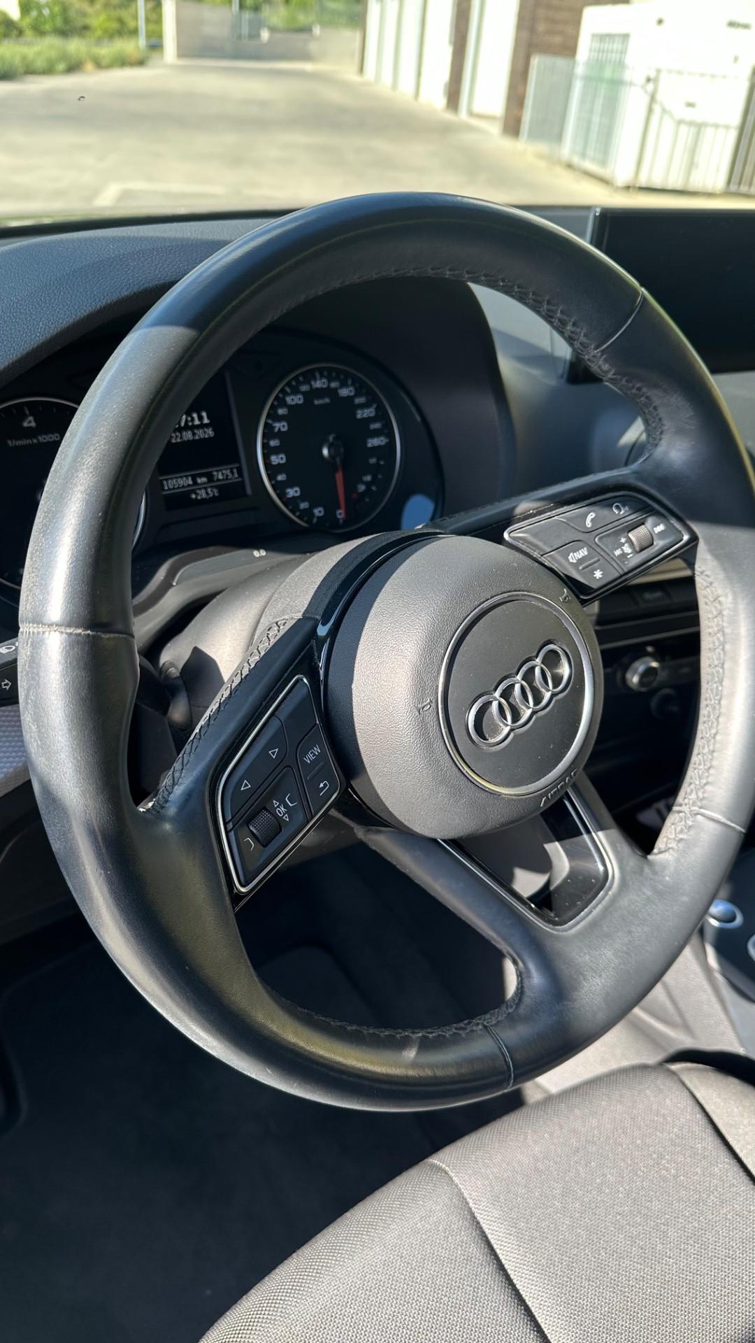 Audi Q2 30 TDI Identity Black