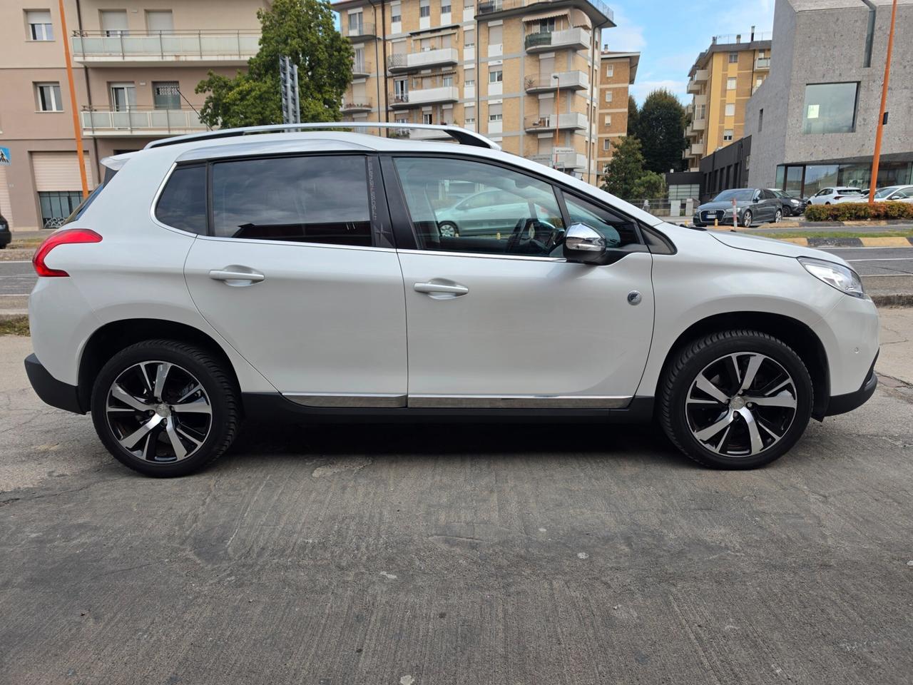 Peugeot 2008 BlueHDi 120 S&S Allure