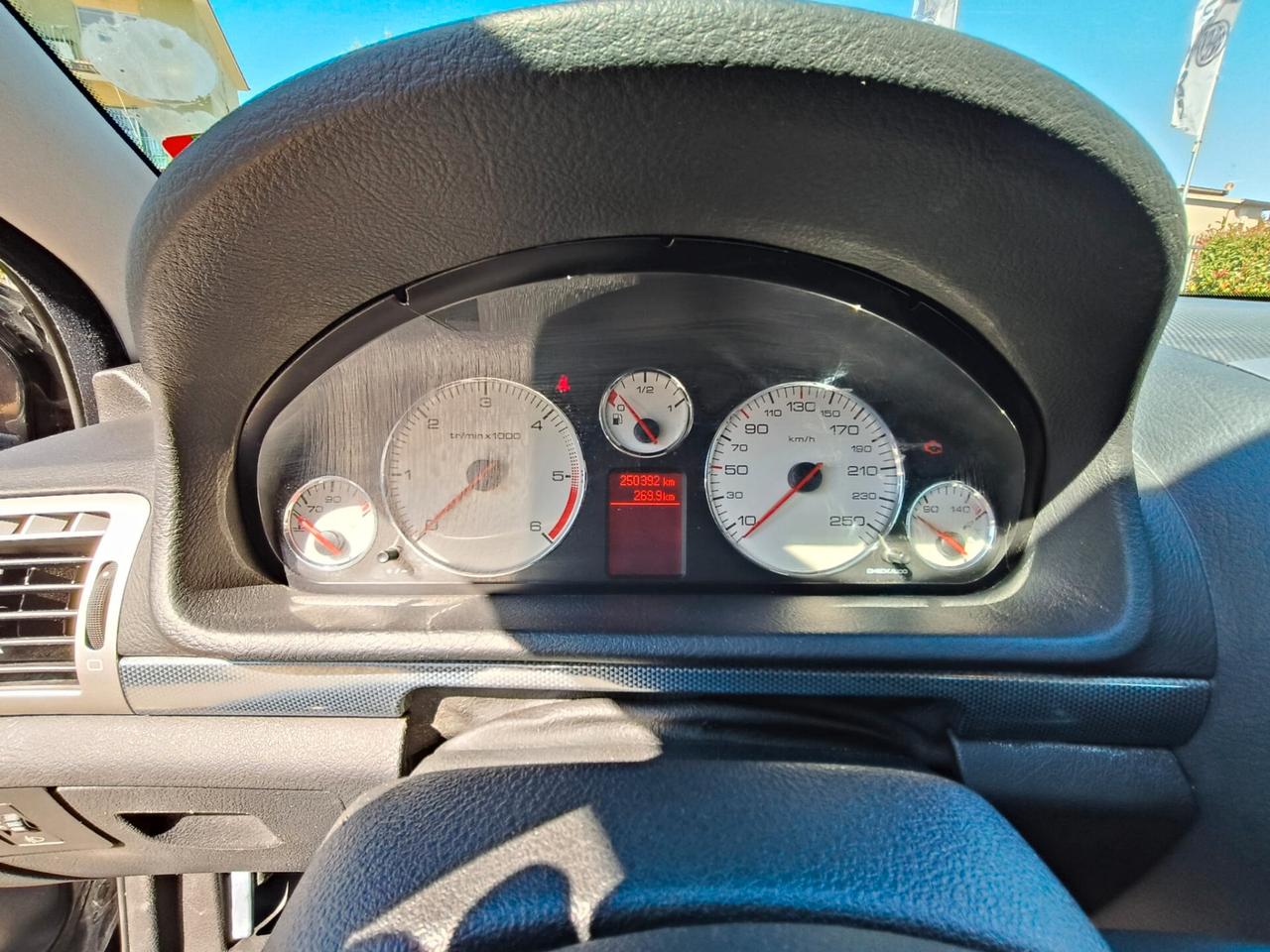 Peugeot 407 1.6 HDi Tecno