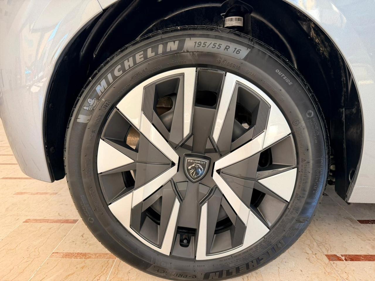 Peugeot 208 1.2 75cv PureTech Style