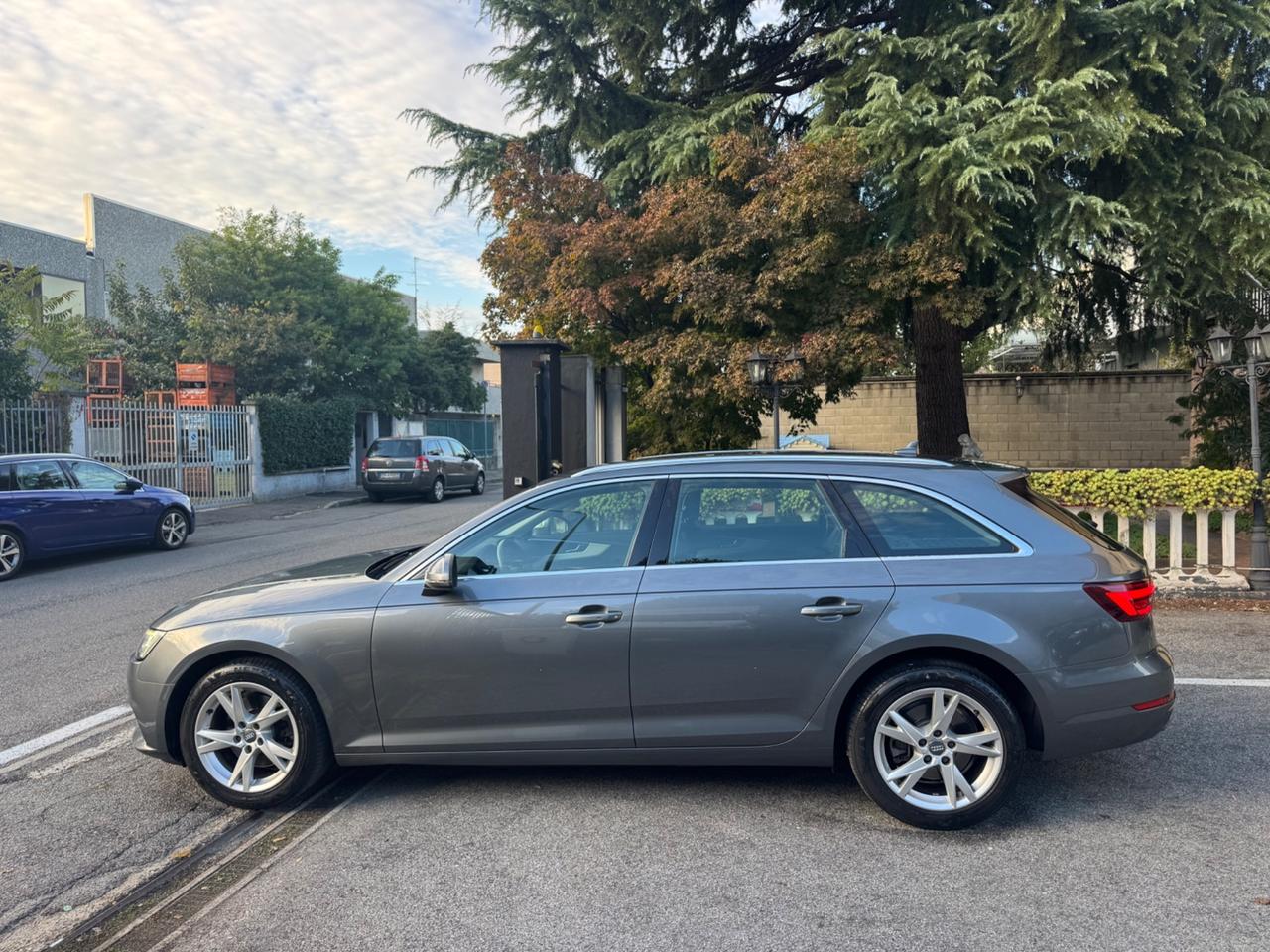 Audi A4 2.0 TDI 122 CV S tronic line edition