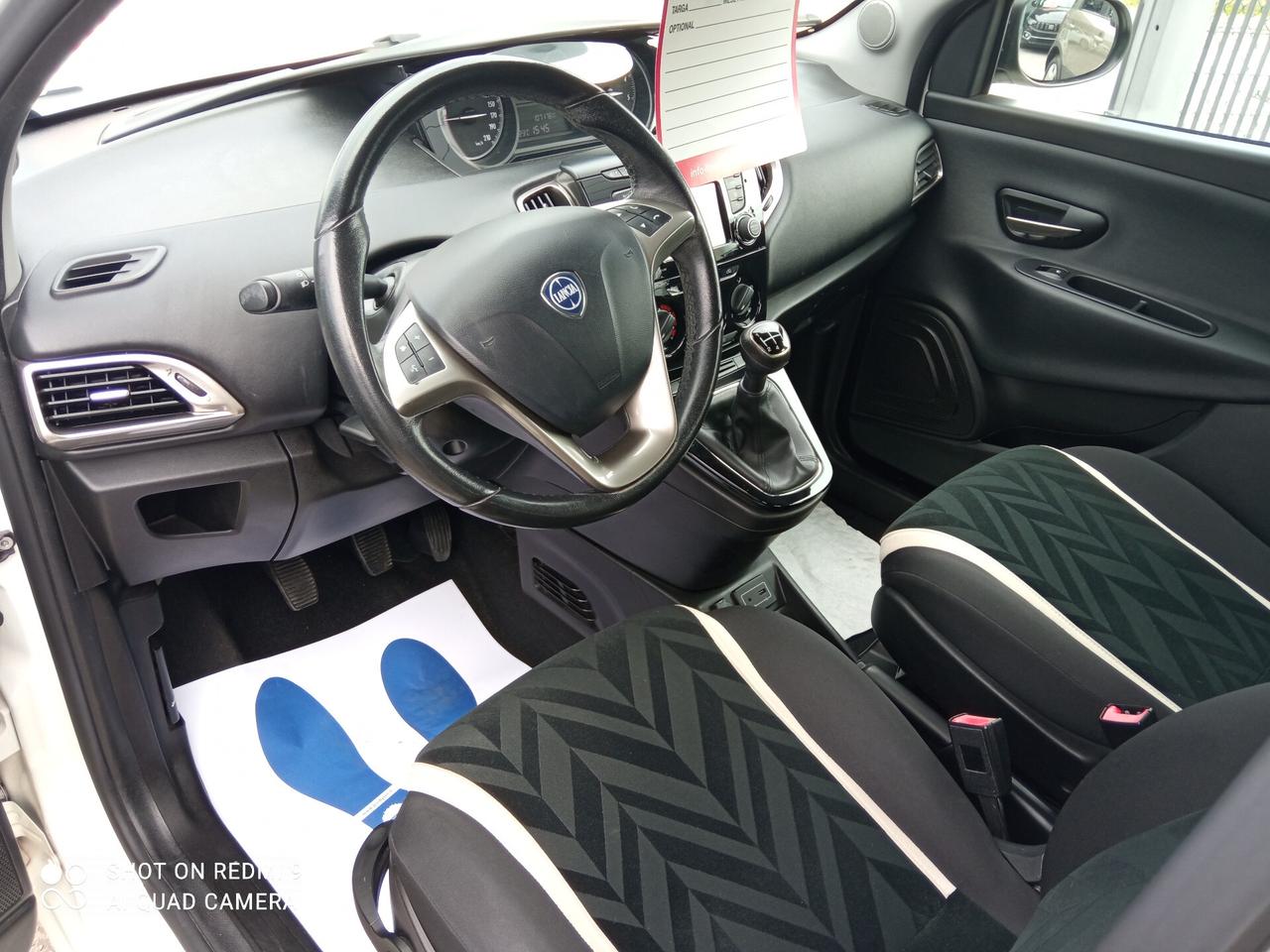 Lancia Ypsilon 1.3 MTJ 5P 95CV NEOPATENTATI SILVER