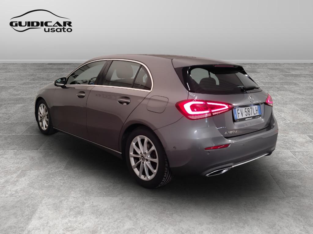 Mercedes-Benz Classe A - W177 2018 - A 180 d Sport auto